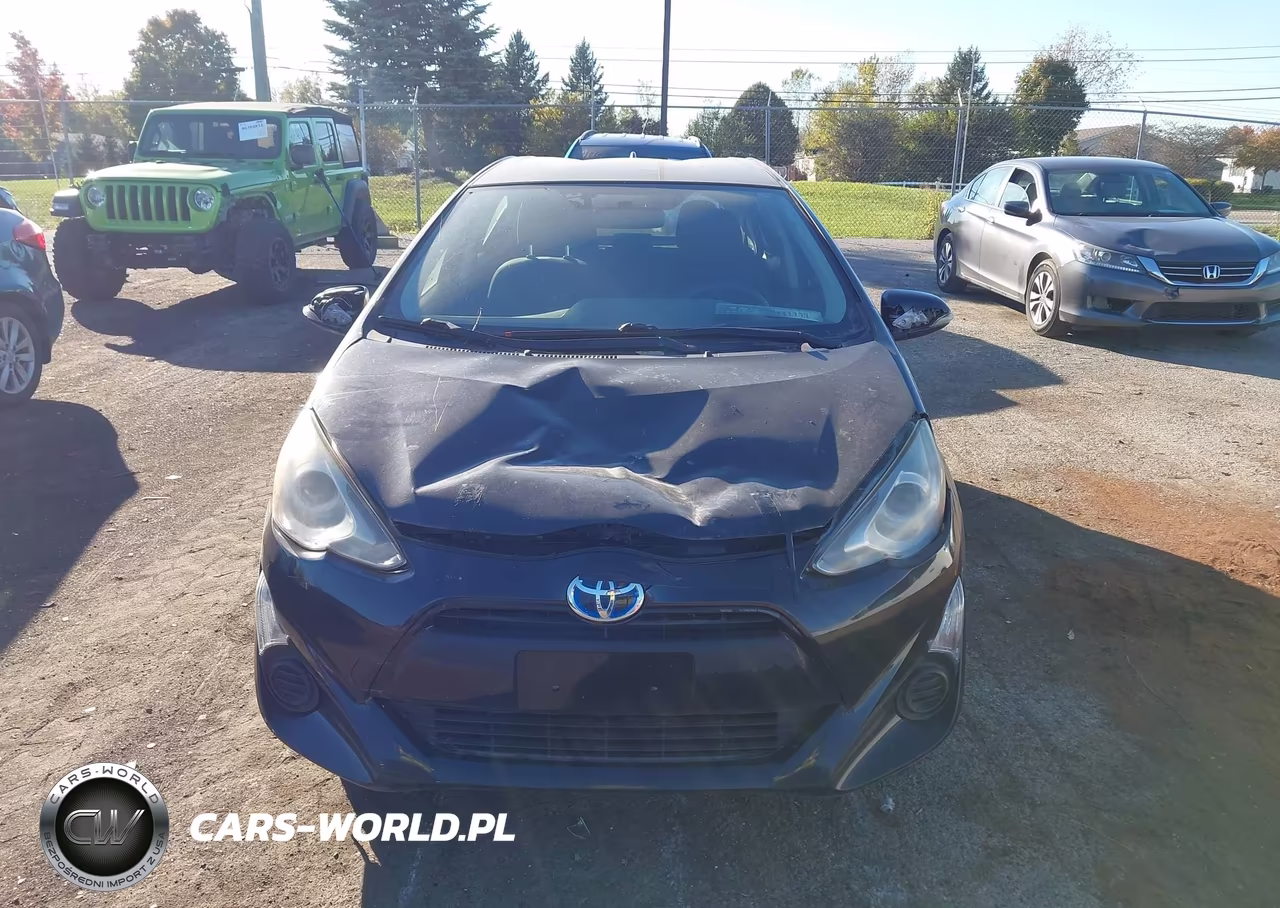 2015 Toyota Prius C Two VIN:JTDKDTB37F1100752 - 12