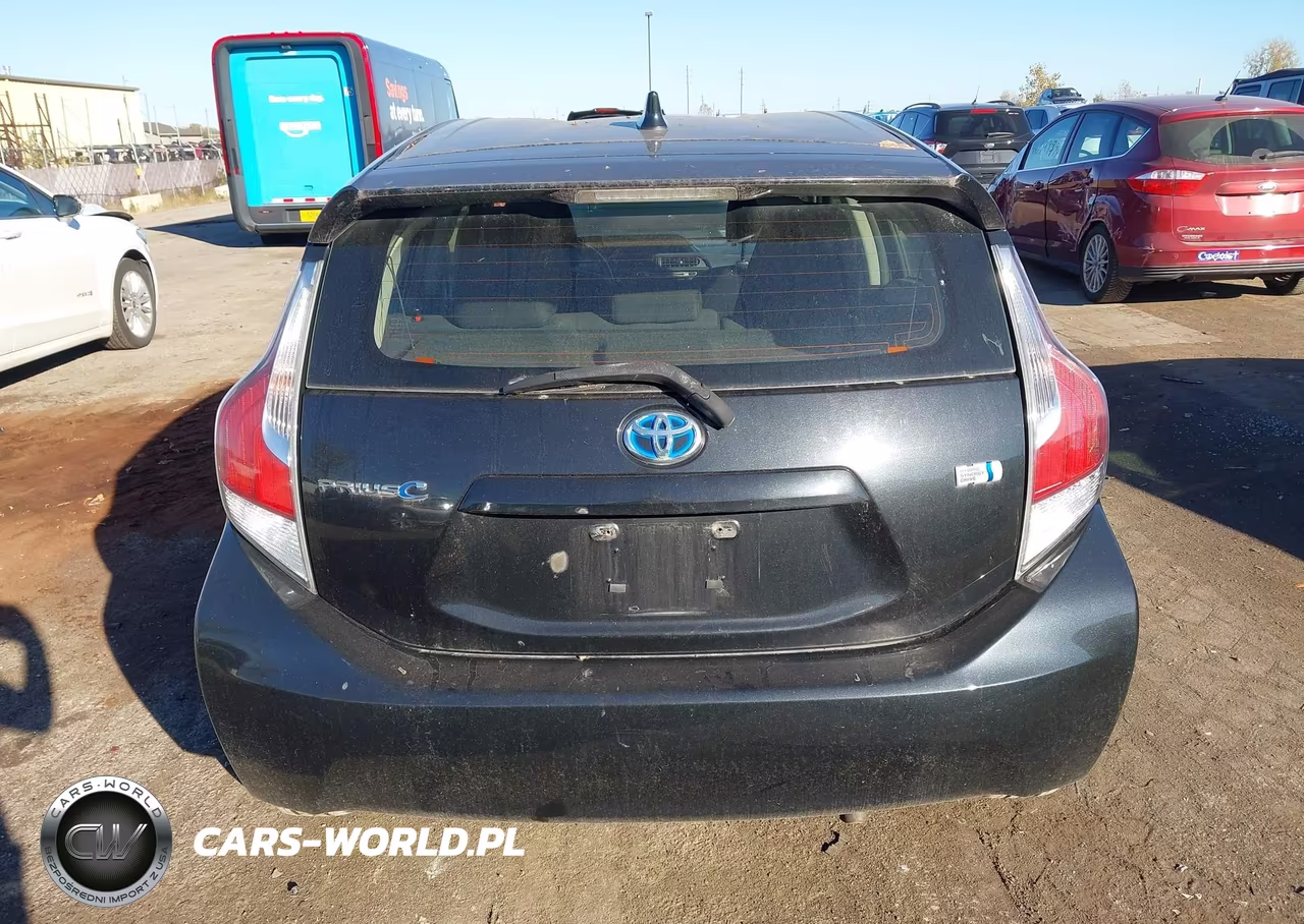 2015 Toyota Prius C Two VIN:JTDKDTB37F1100752 - 16
