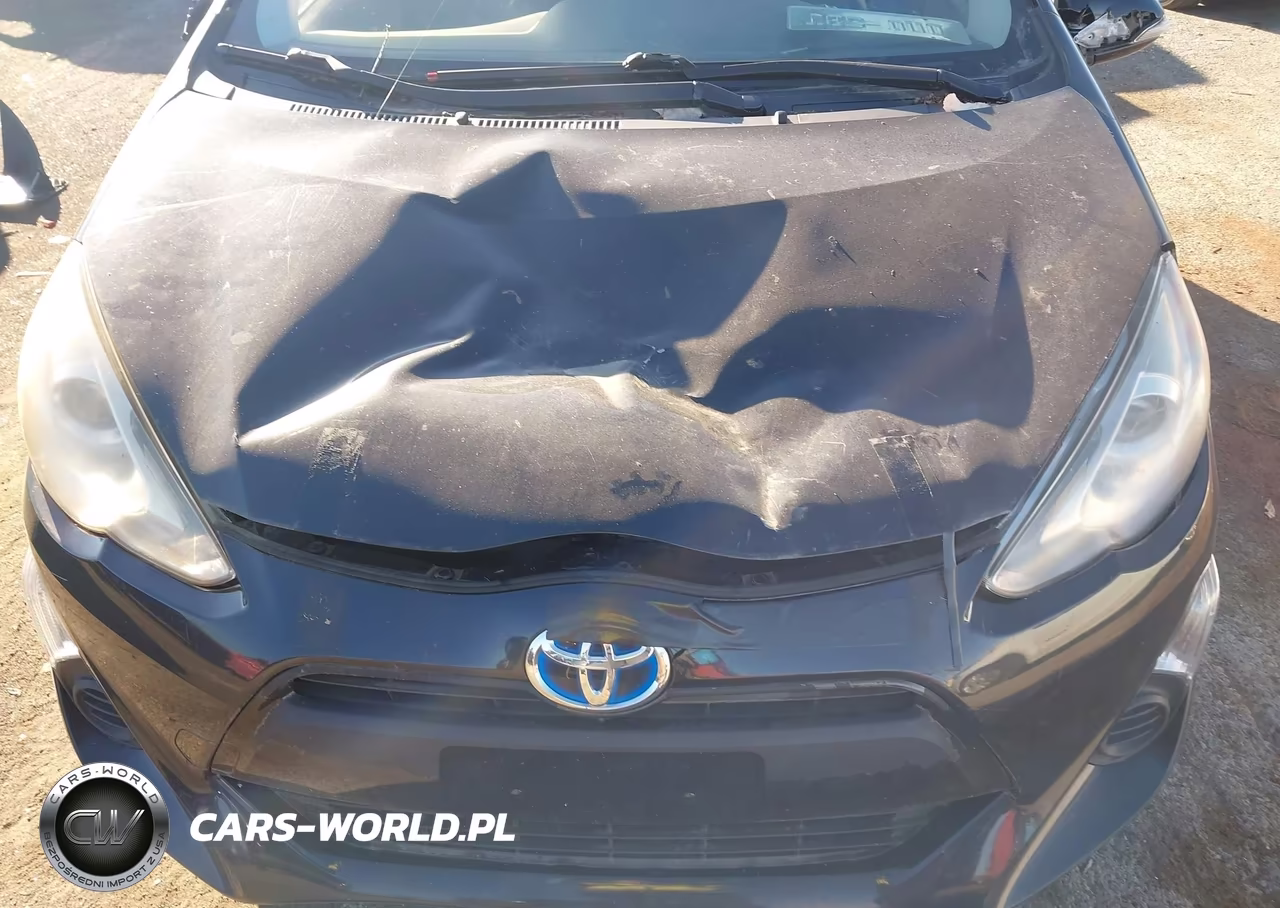 2015 Toyota Prius C Two VIN:JTDKDTB37F1100752 - 6
