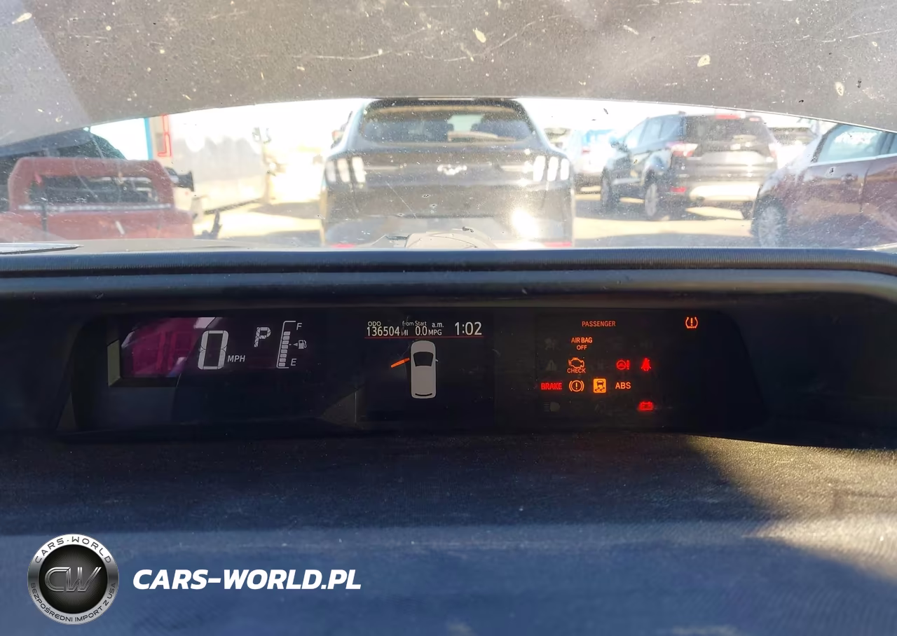 2015 Toyota Prius C Two VIN:JTDKDTB37F1100752 - 7