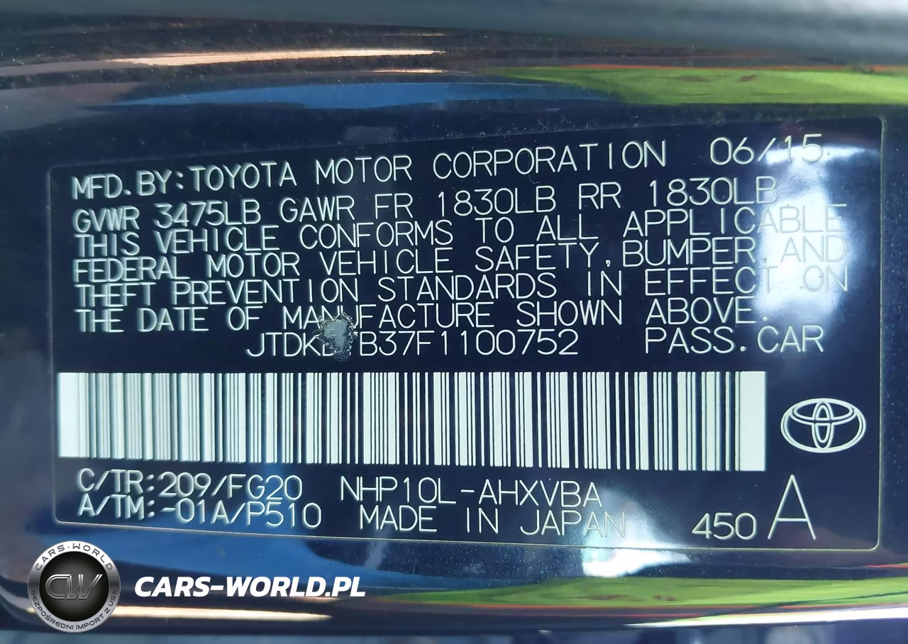 2015 Toyota Prius C Two VIN:JTDKDTB37F1100752 - 9