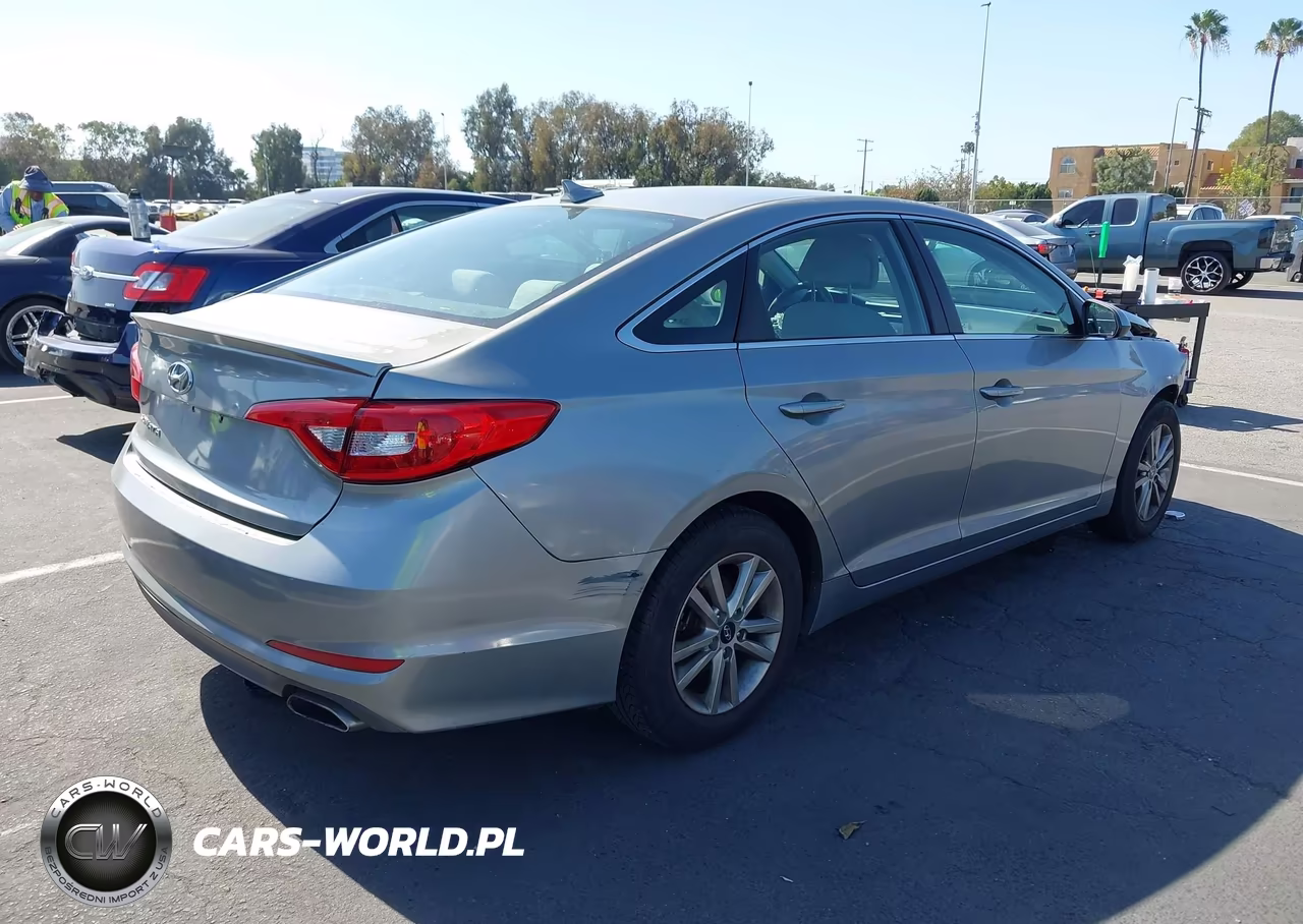 2017 Hyundai Sonata Se VIN:5NPE24AFXHH449002 - 4