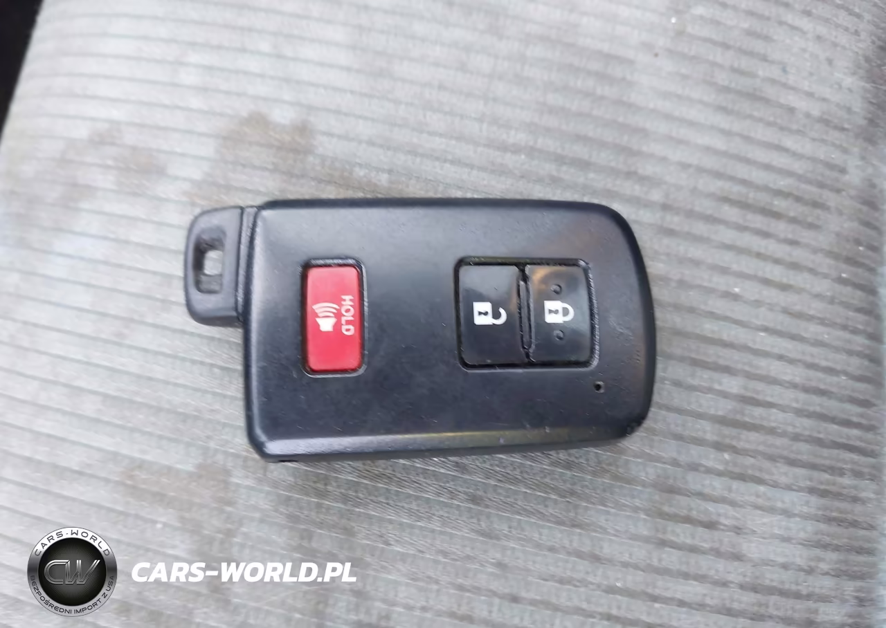 2013 Toyota Prius C Three VIN:JTDKDTB34D1049224 - 11