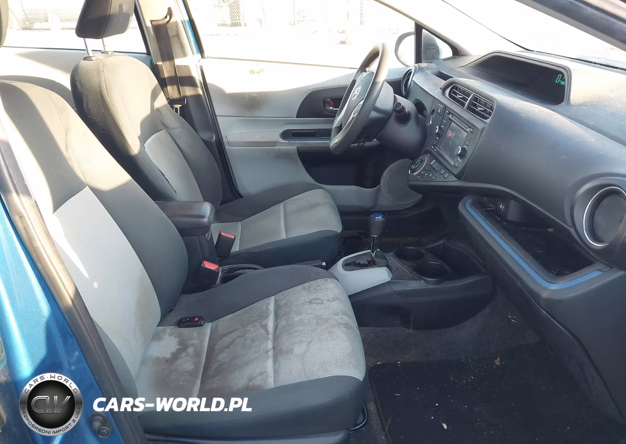 2013 Toyota Prius C Three VIN:JTDKDTB34D1049224 - 5