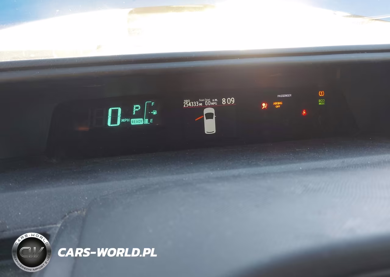 2013 Toyota Prius C Three VIN:JTDKDTB34D1049224 - 7