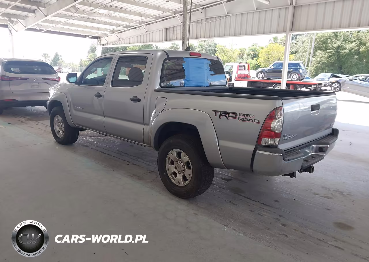 2015 Toyota Tacoma Base V6 VIN:5TFLU4EN1FX122699 - 3