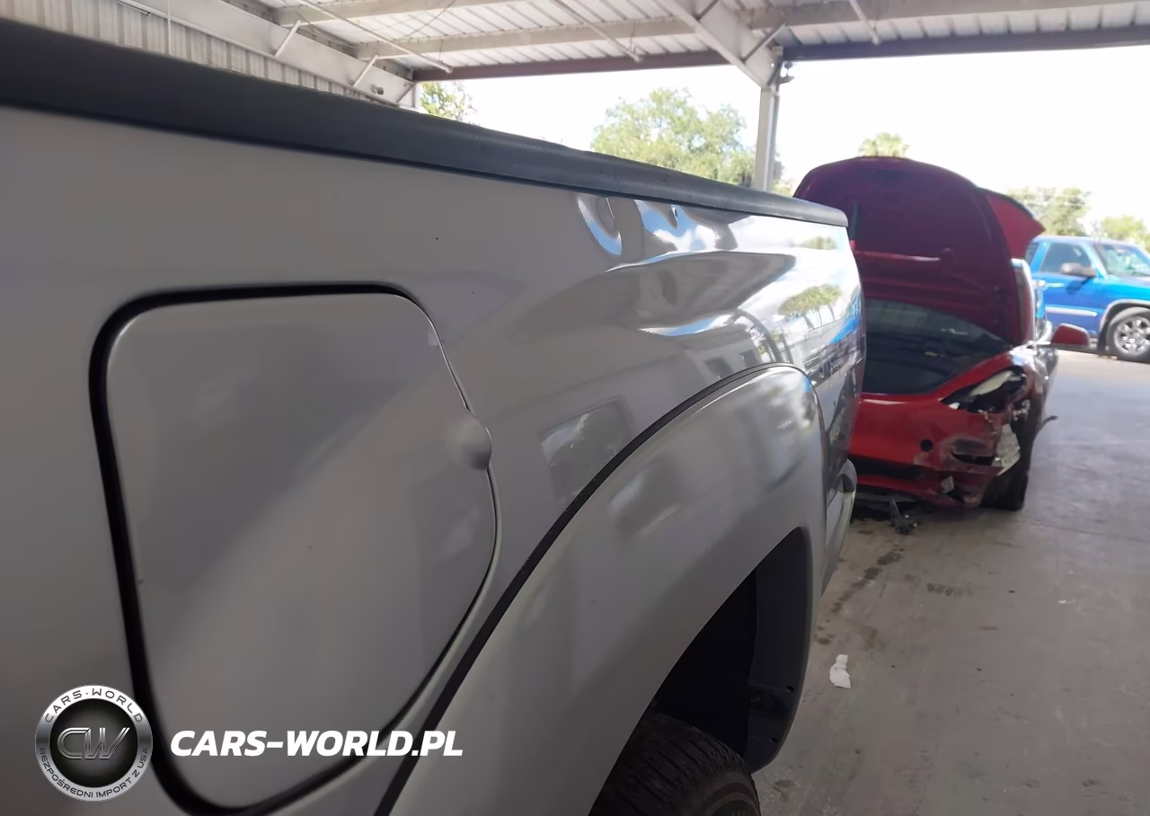 2015 Toyota Tacoma Base V6 VIN:5TFLU4EN1FX122699 - 6
