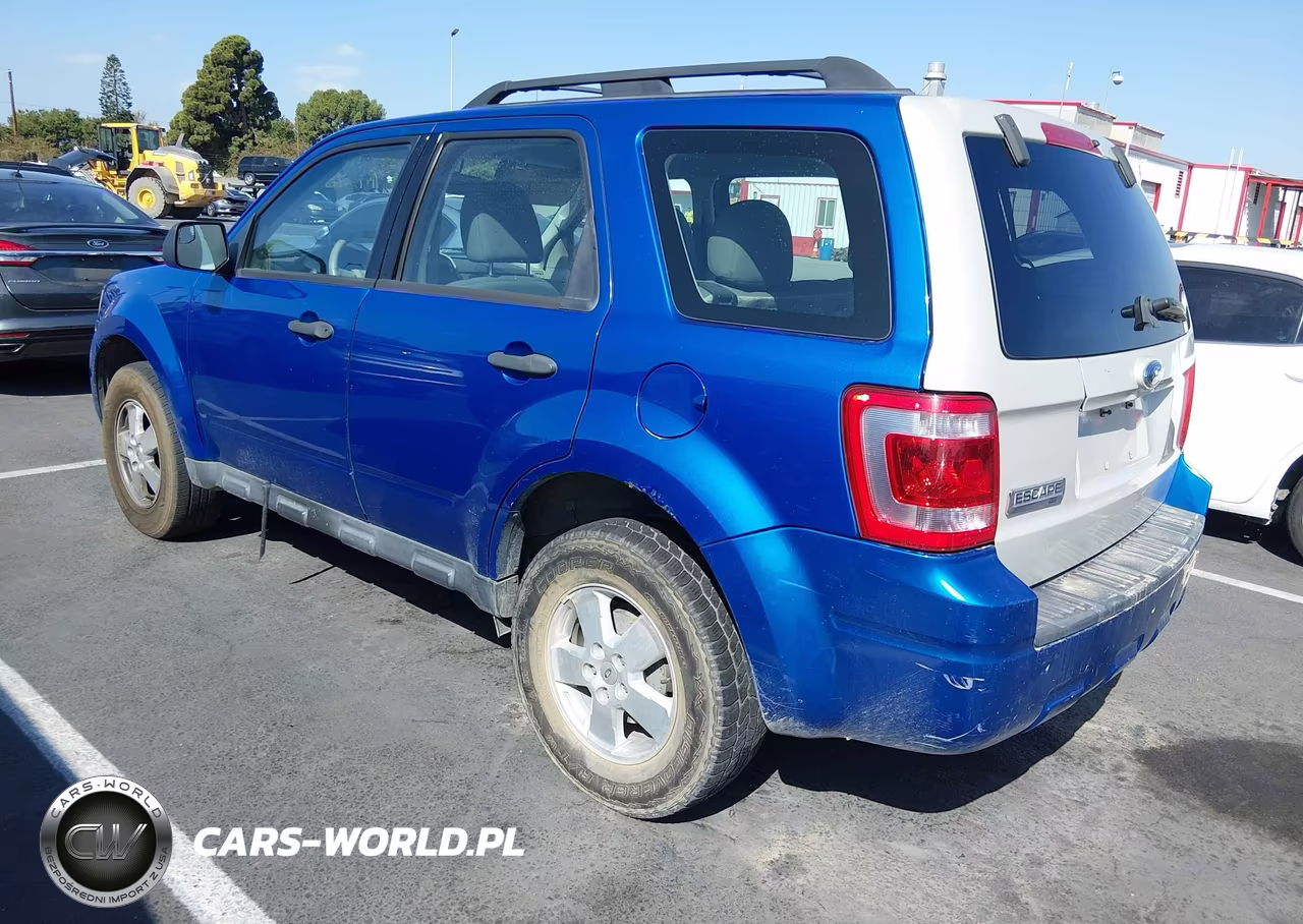 2012 Ford Escape Xls VIN:1FMCU0C73CKC12745 - 3