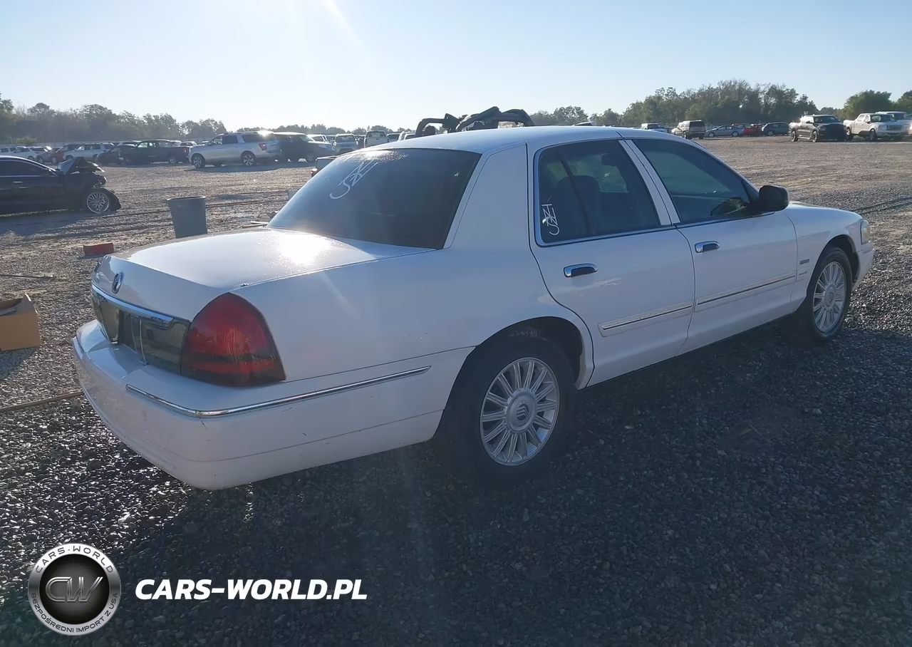2010 Mercury Grand Marquis Ls (Fleet Only) VIN:2MEBM7FVXAX634989 - 4