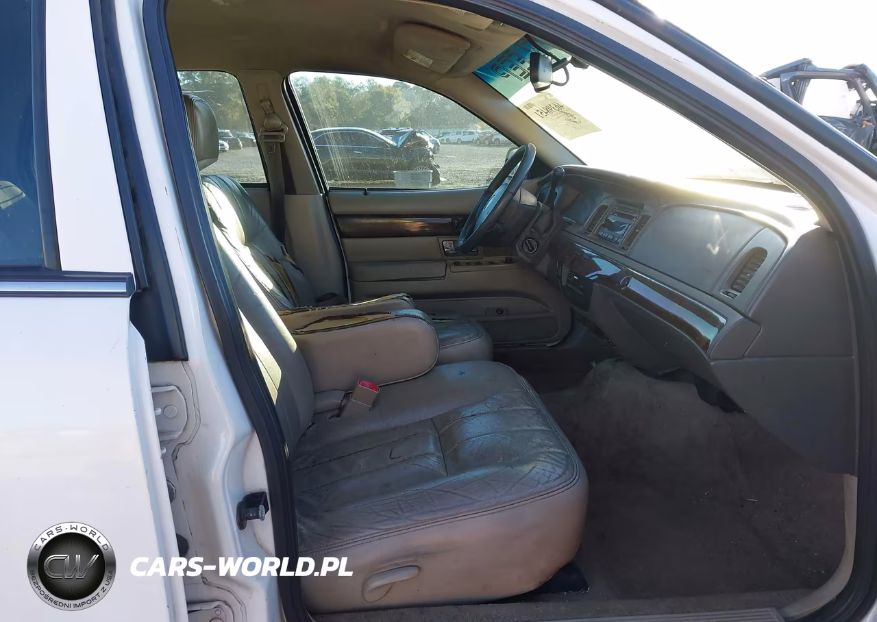 2010 Mercury Grand Marquis Ls (Fleet Only) VIN:2MEBM7FVXAX634989 - 5
