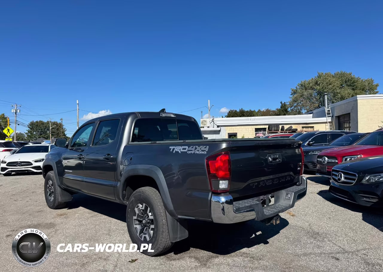 TOYOTA TACOMA VIN:3TMCZ5AN8KM259572 - 3