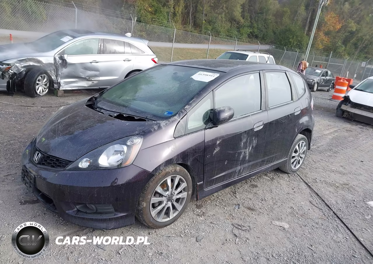 2013 Honda Fit Sport VIN:JHMGE8H52DC051288 - 2