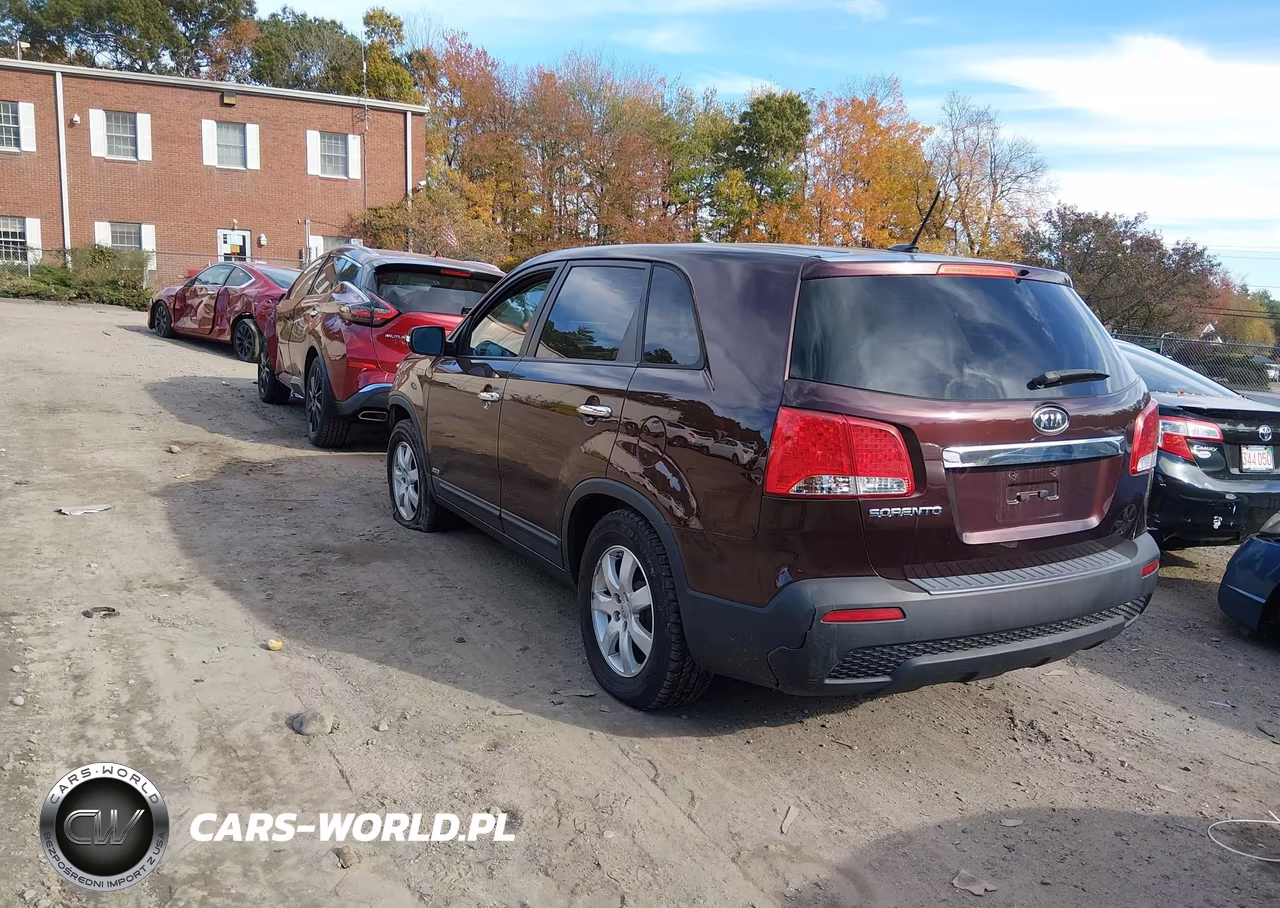 2013 Kia Sorento Lx VIN:5XYKTCA61DG376954 - 3