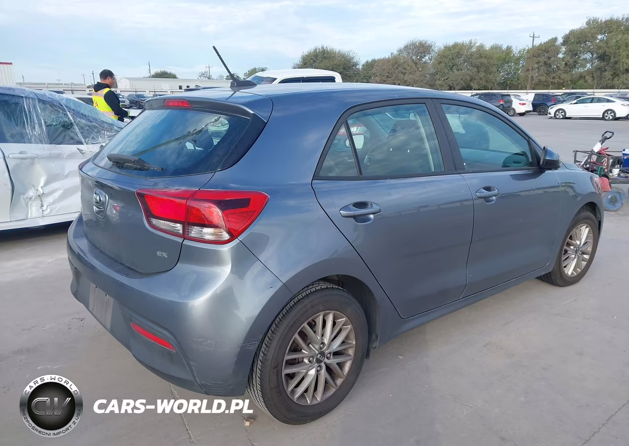 2018 Kia Rio Ex VIN:3KPA35AB0JE043870 - 4