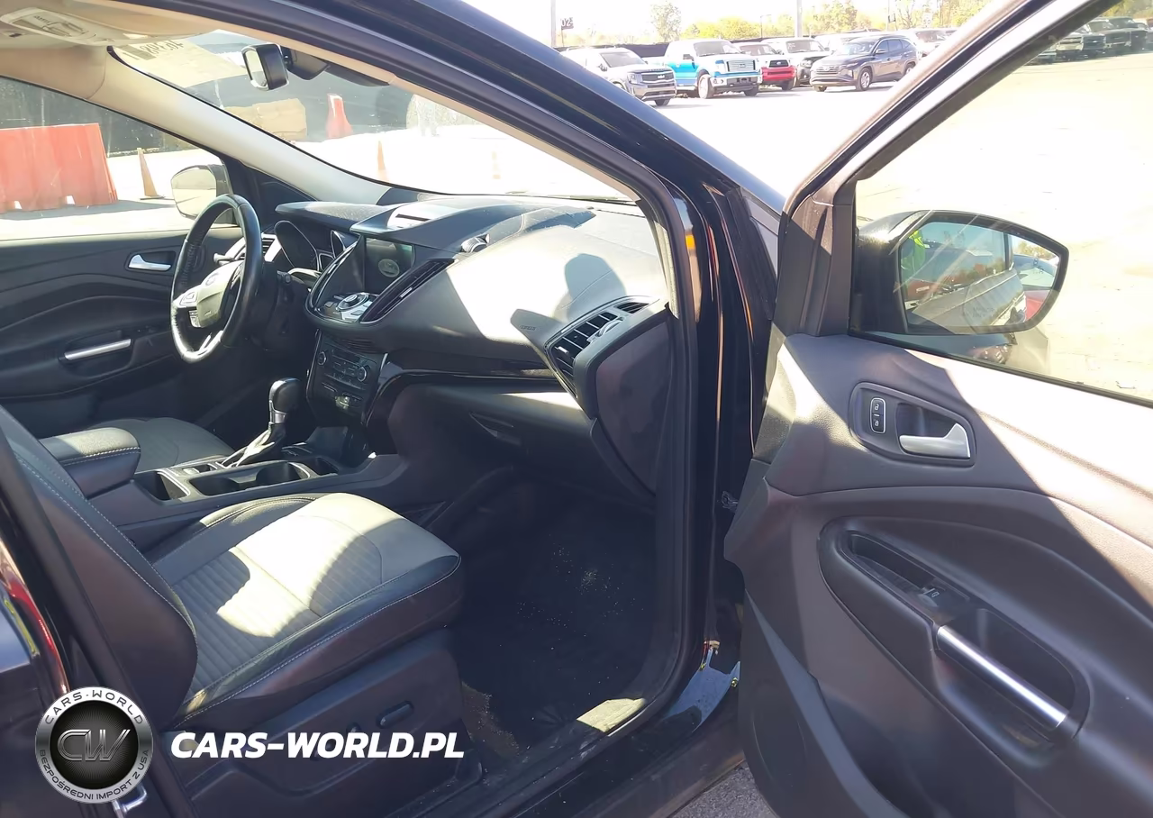 2017 Ford Escape Titanium VIN:1FMCU9J99HUB58355 - 5