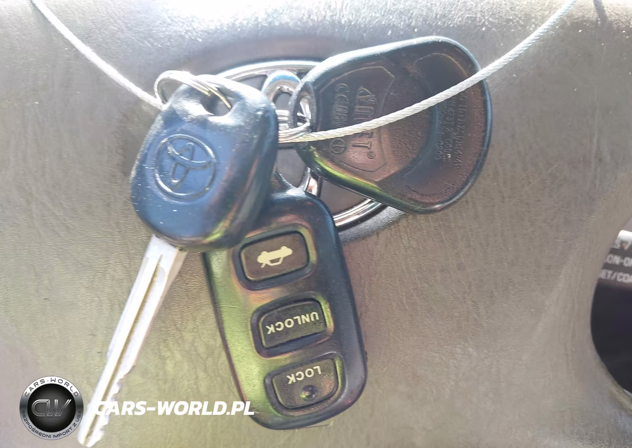 2003 Toyota Camry Xle V6 VIN:4T1BF30K13U036704 - 11