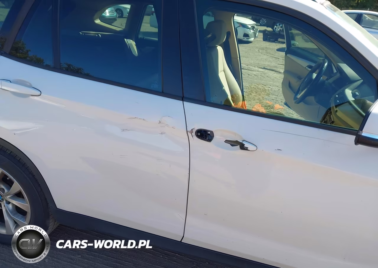 2014 BMW X1 xDrive28I VIN:WBAVL1C54EVY14010 - 6