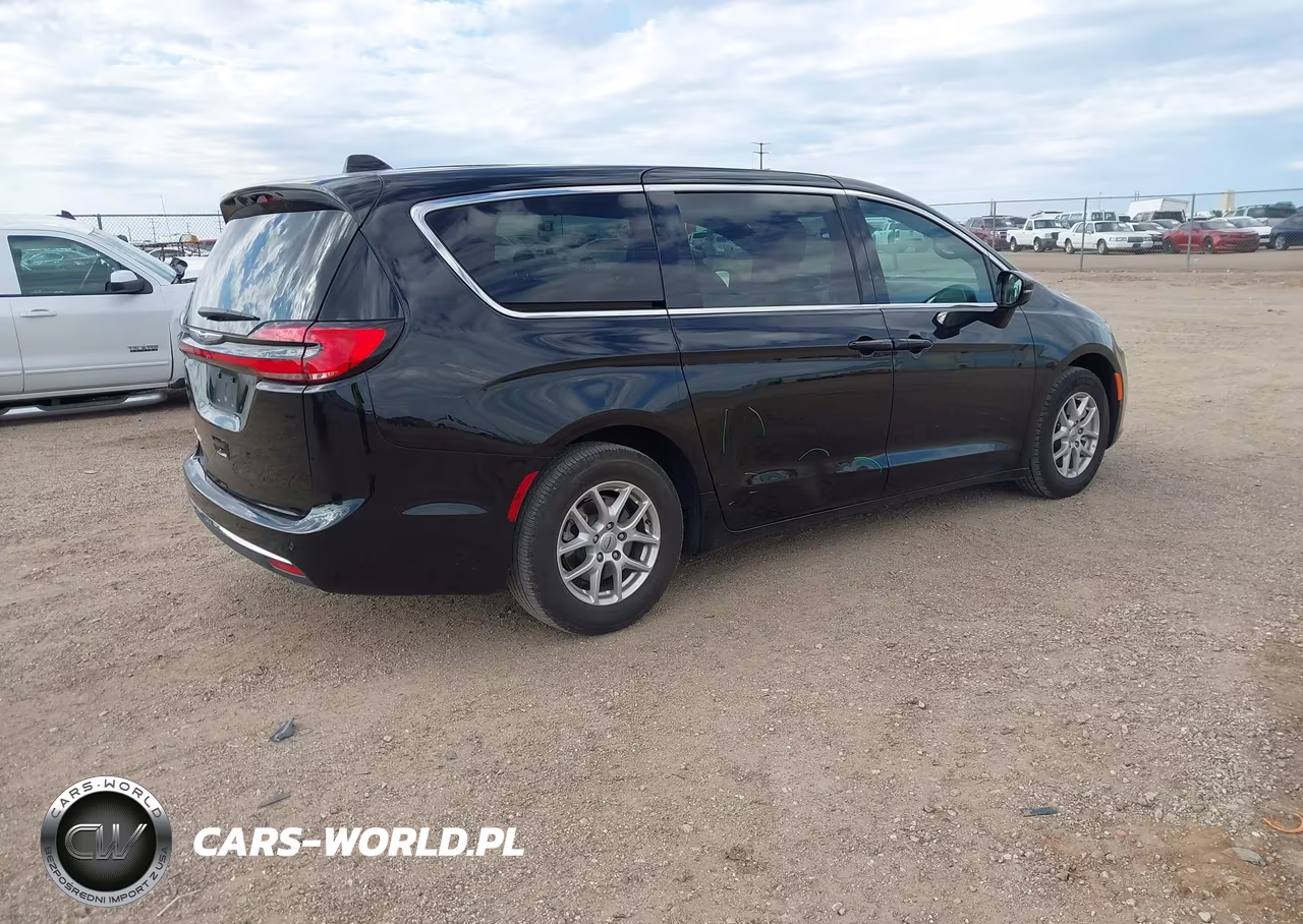 2025 Chrysler Pacifica Select VIN:2C4RC1BGXSR521038 - 4