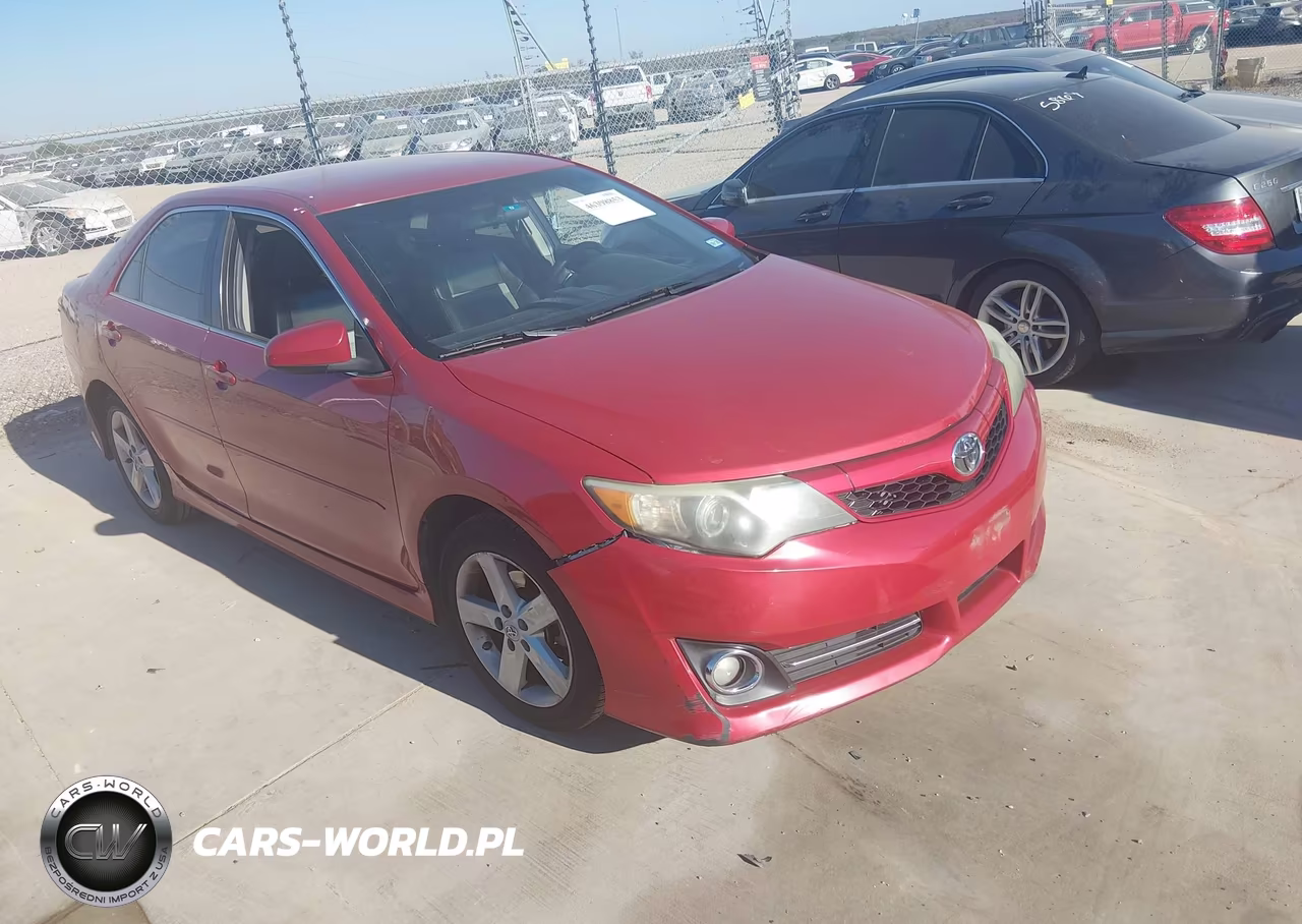 2012 Toyota Camry Se – zdjęcie 1 z 15