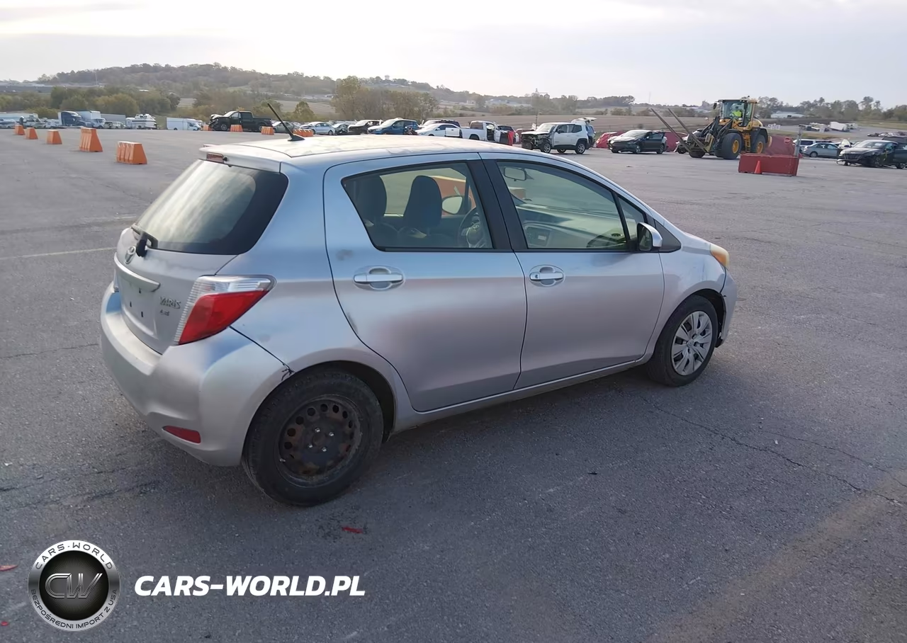 2012 Toyota Yaris Le VIN:JTDKTUD38CD531195 - 4