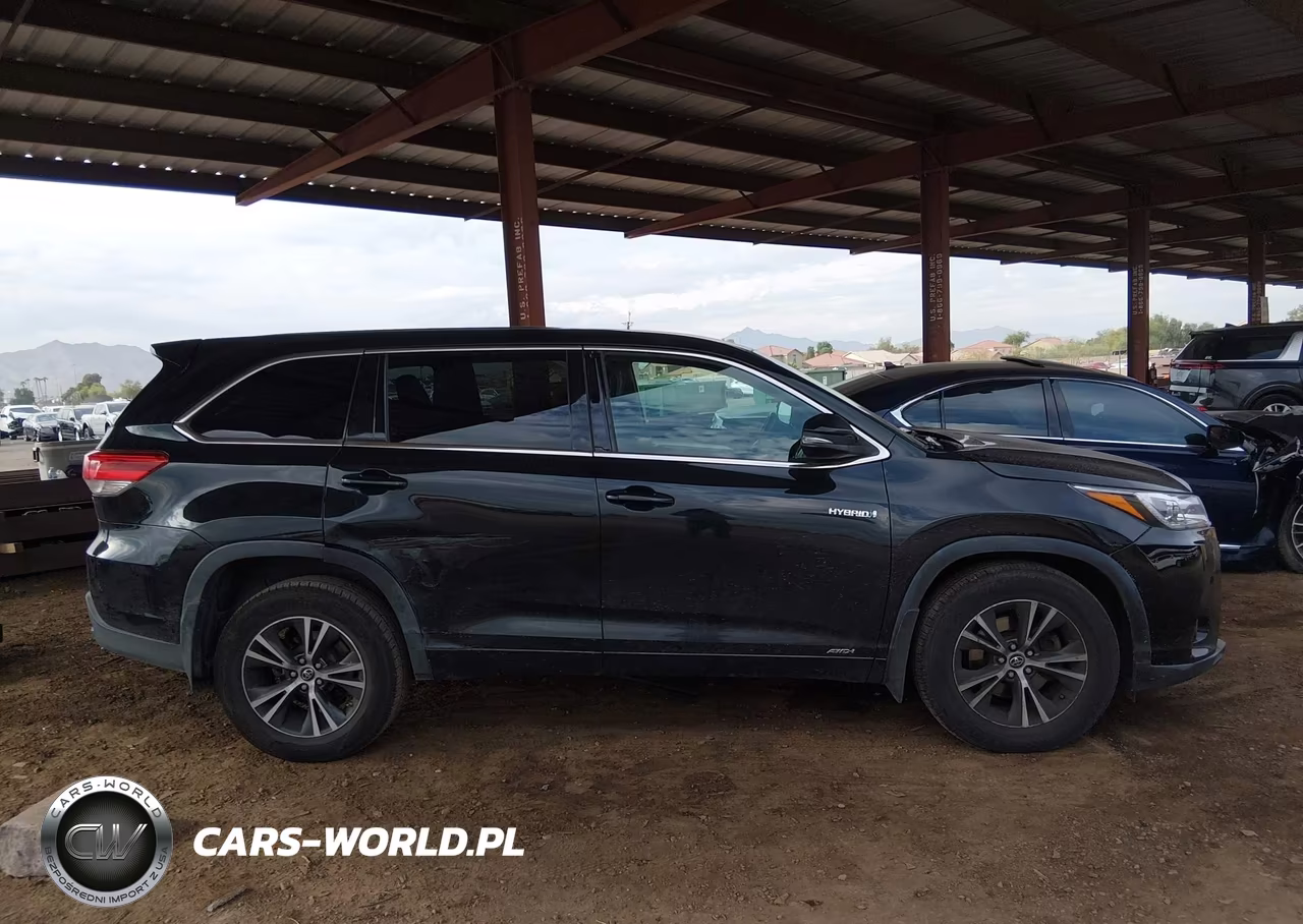 2018 Toyota Highlander Hybrid Le VIN:5TDBGRFH7JS039026 - 13