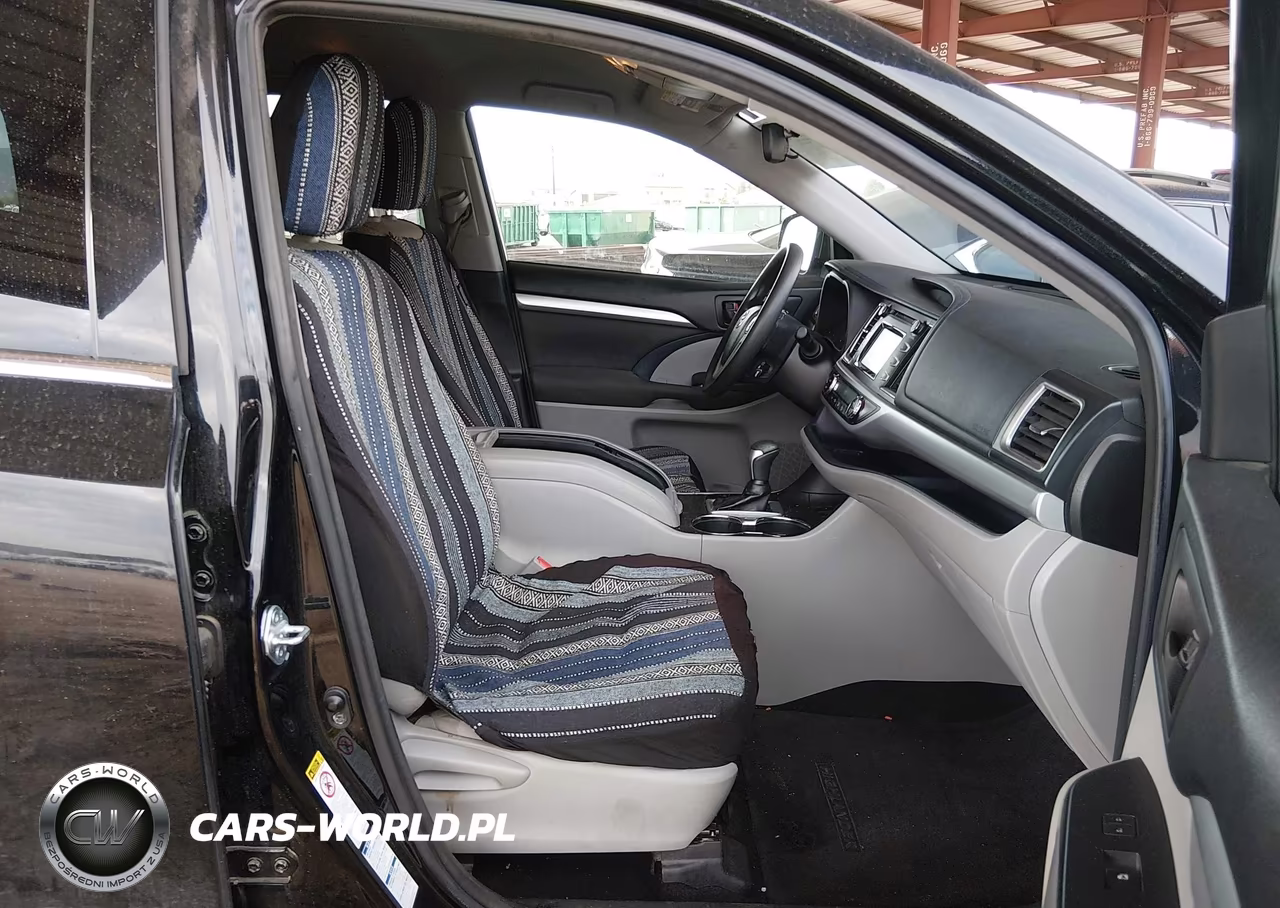 2018 Toyota Highlander Hybrid Le VIN:5TDBGRFH7JS039026 - 5