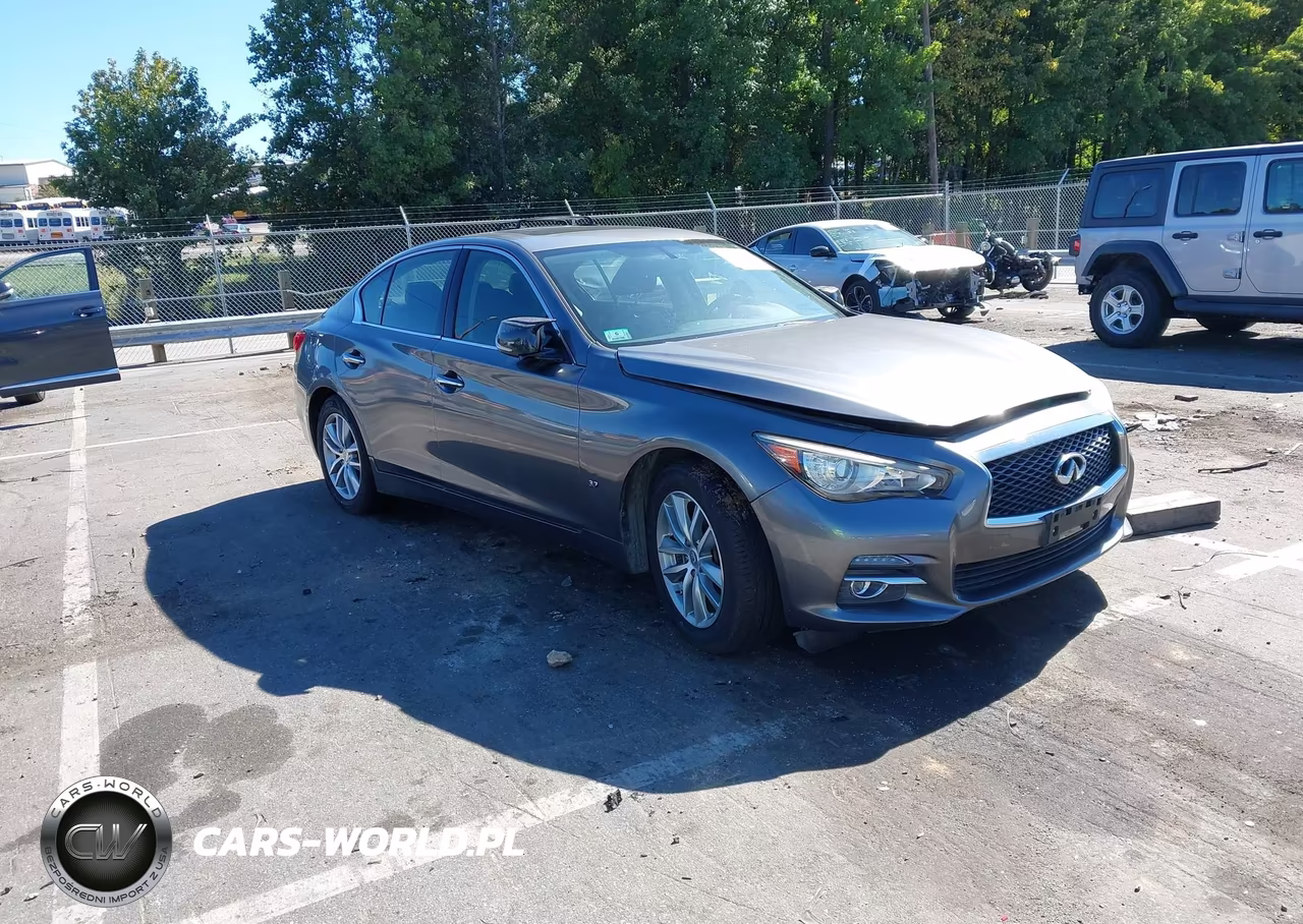 2015 Infiniti Q50 Premium