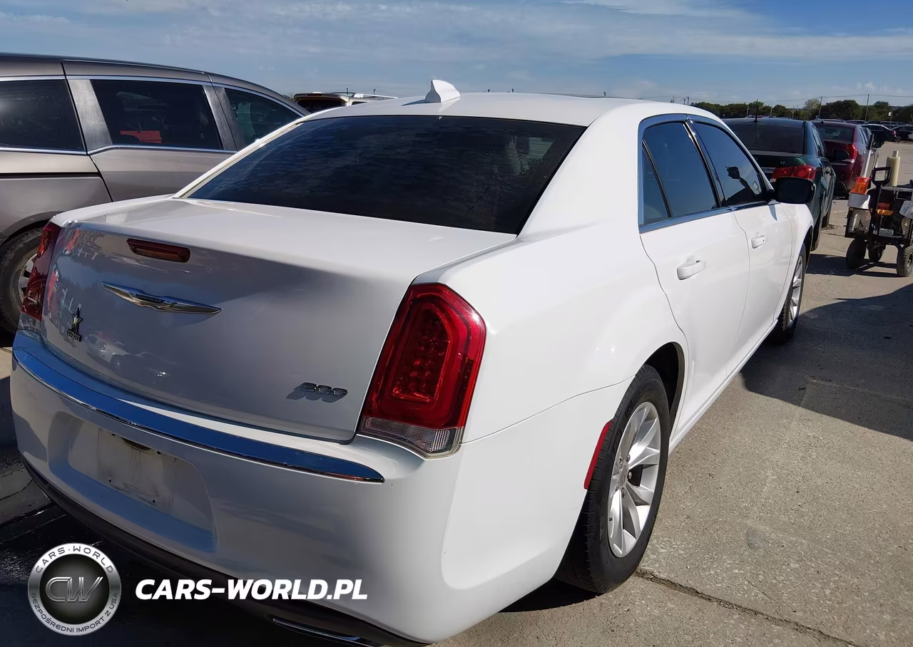 2016 Chrysler 300 Anniversary Edition VIN:2C3CCAAG4GH233881 - 4