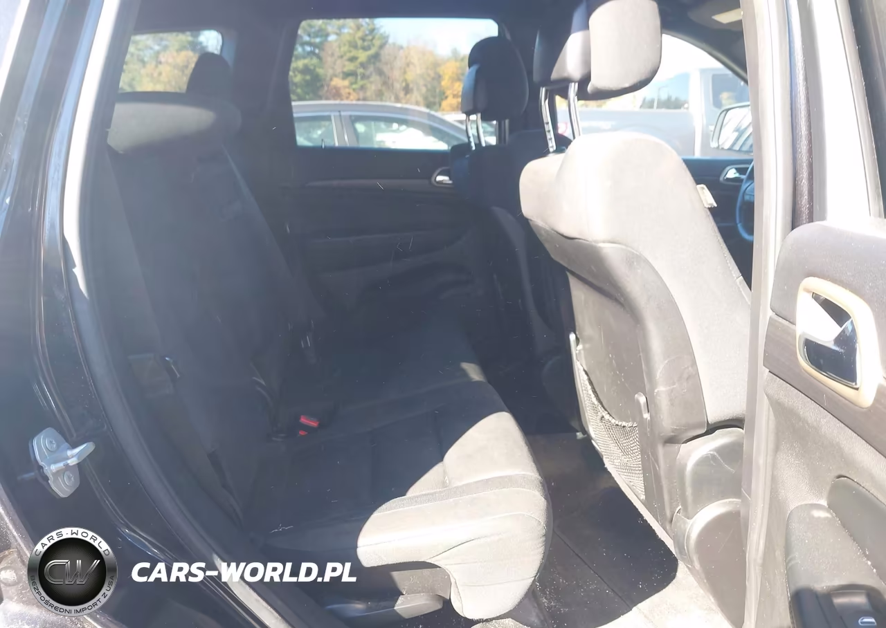 2015 Jeep Grand Cherokee Laredo VIN:1C4RJFAG8FC838609 - 8