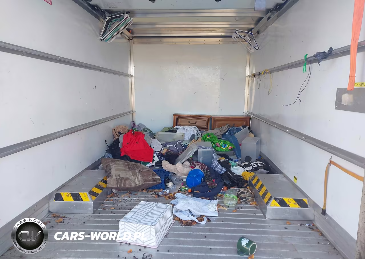 2023 Chevrolet Express Cutaway Work Van VIN:1GB0GSF70P1112821 - 7