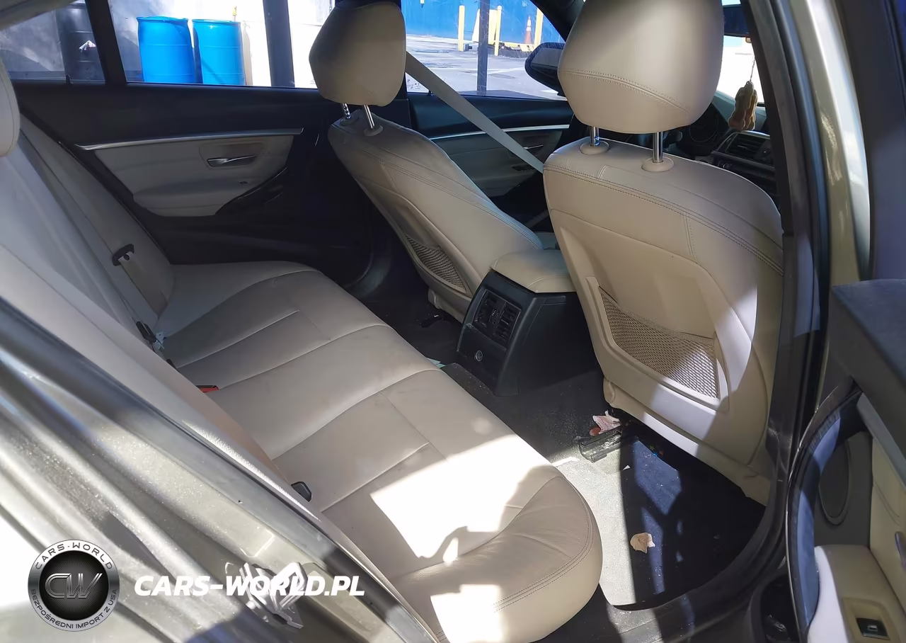2018 BMW 330I VIN:WBA8B9C55JEE81859 - 8
