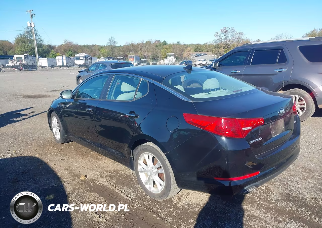 2013 Kia Optima Lx VIN:5XXGM4A79DG204757 - 3