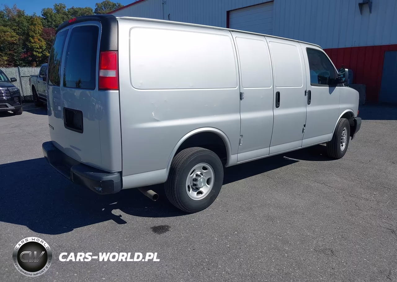 2017 Chevrolet Express 2500 Work Van VIN:1GCWGAFG4H1264781 - 4