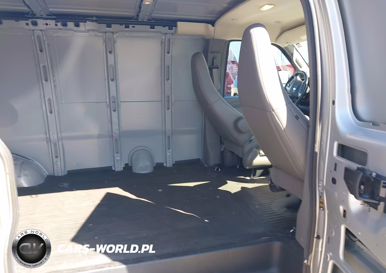 2017 Chevrolet Express 2500 Work Van VIN:1GCWGAFG4H1264781 - 8