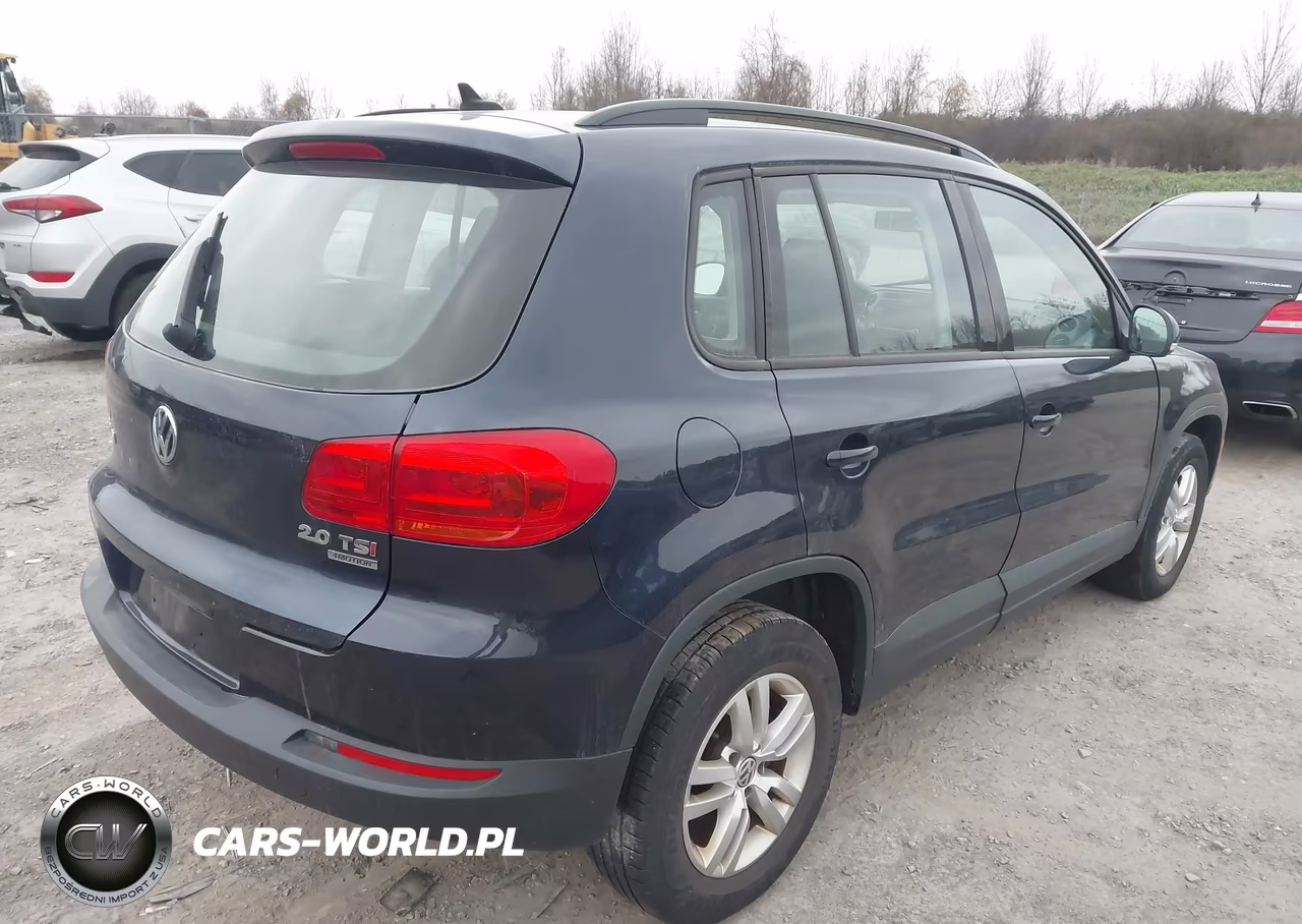 2015 Volkswagen Tiguan S VIN:WVGBV7AX1FW589012 - 4