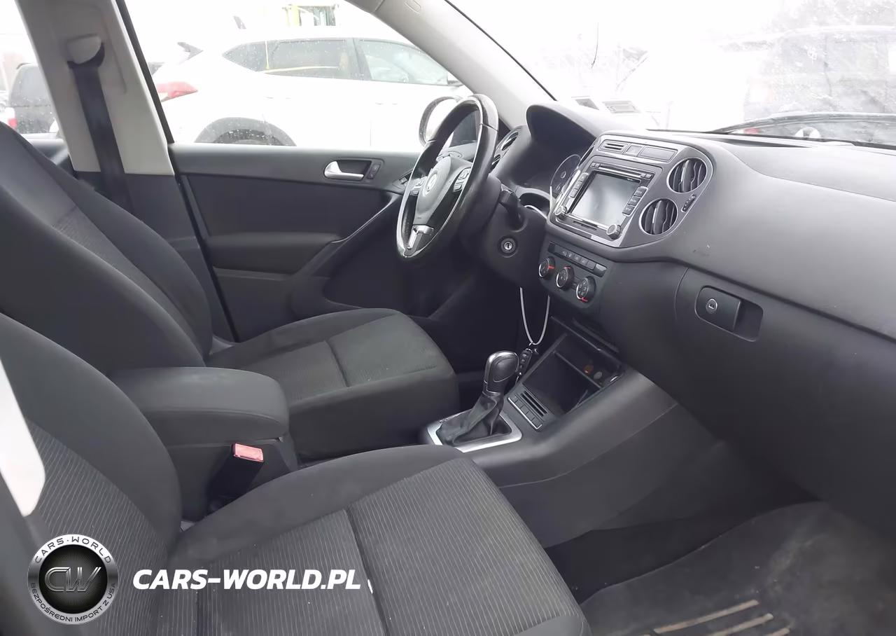 2015 Volkswagen Tiguan S VIN:WVGBV7AX1FW589012 - 5