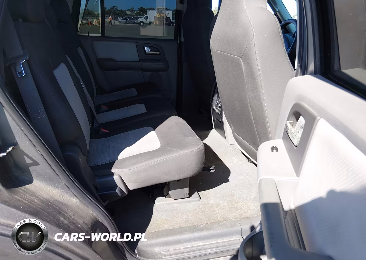 2004 Ford Expedition Xlt VIN:1FMRU15W84LA69372 - 8