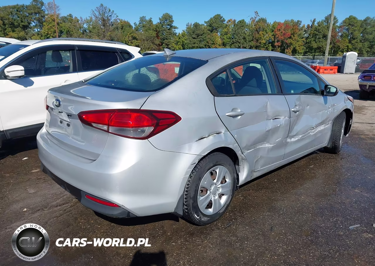 2017 Kia Forte Lx VIN:3KPFK4A74HE033657 - 4