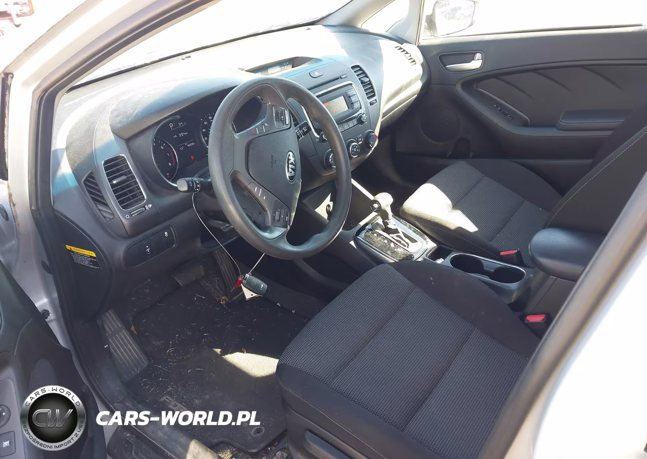 2017 Kia Forte Lx VIN:3KPFK4A74HE033657 - 5