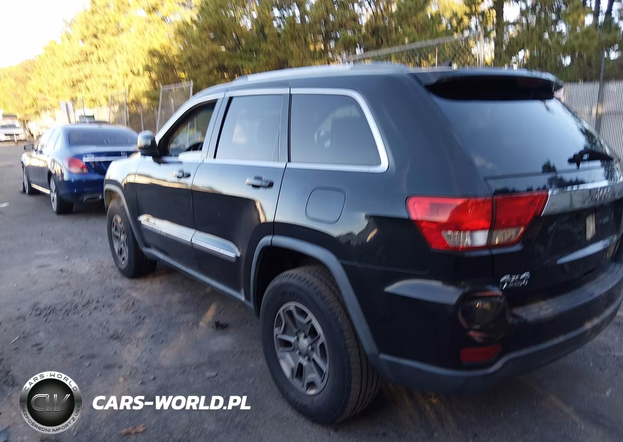 2012 Jeep Grand Cherokee Laredo VIN:1C4RJFAG1CC226120 - 3