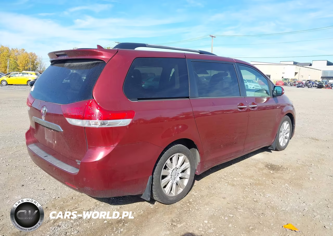 2013 Toyota Sienna Limited 7 Passenger VIN:5TDDK3DC8DS070835 - 4