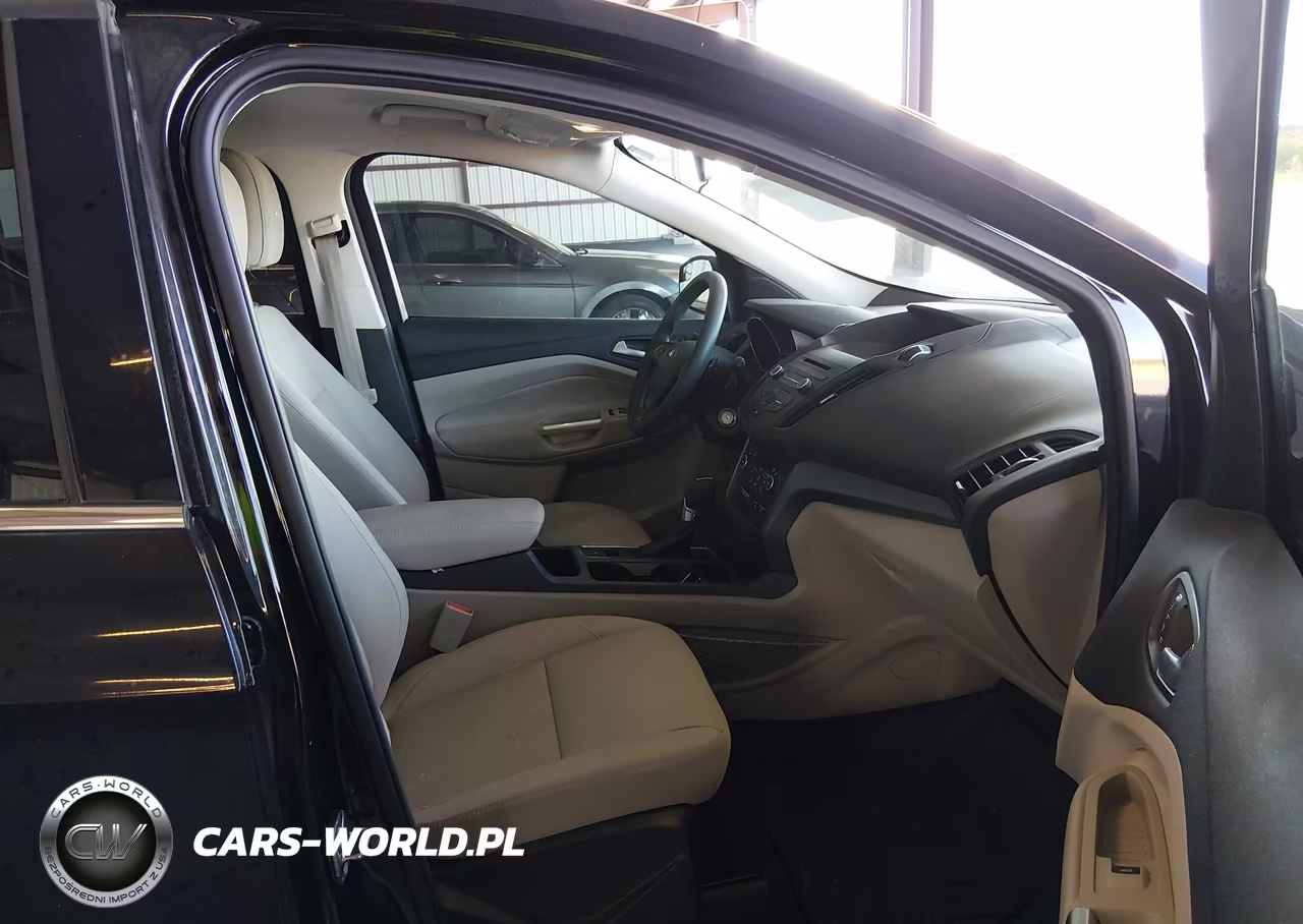 2017 Ford Escape Se VIN:1FMCU0GD1HUE84156 - 5