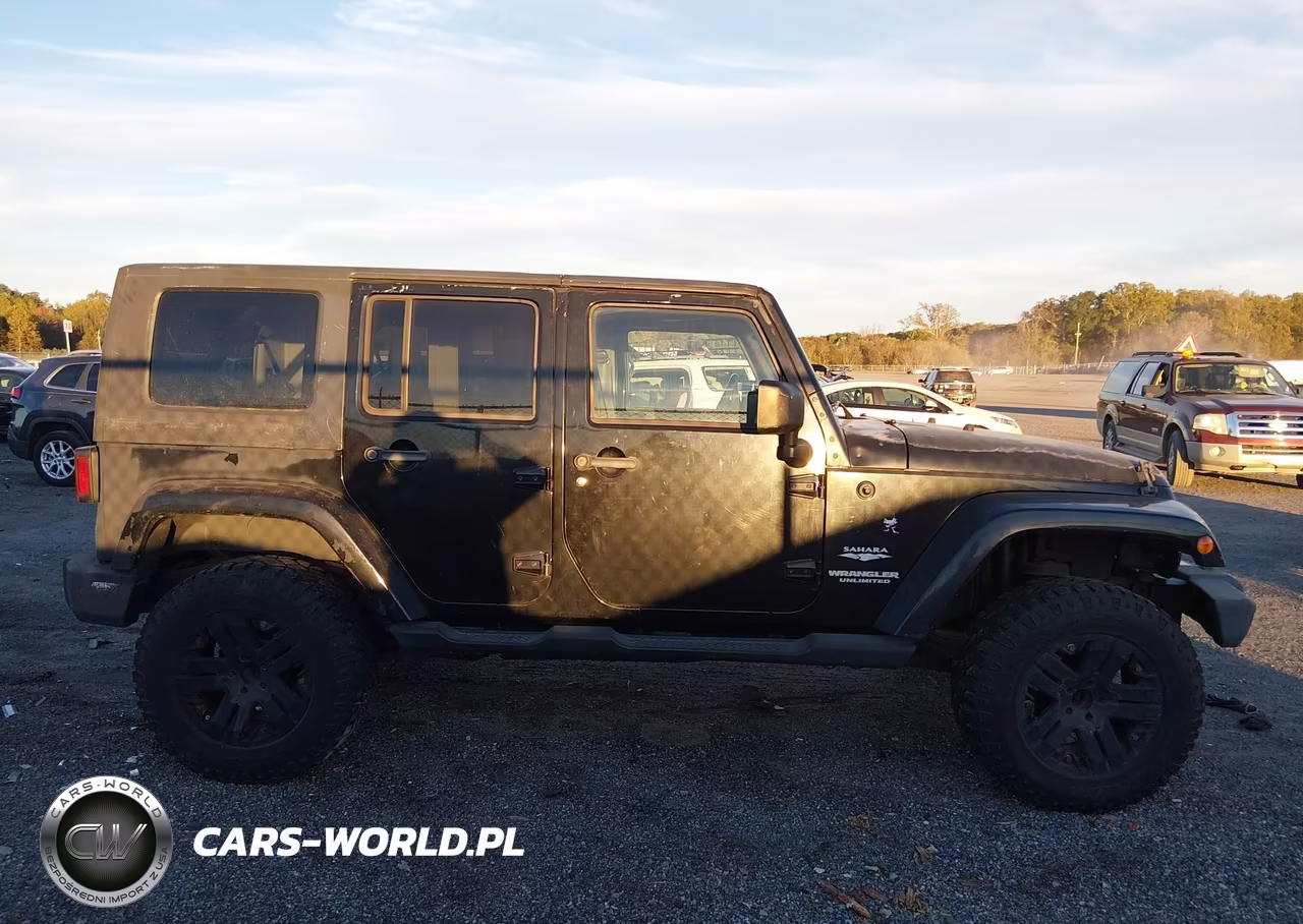 2010 Jeep Wrangler Unlimited Sahara VIN:1J4HA5H17AL137036 - 12