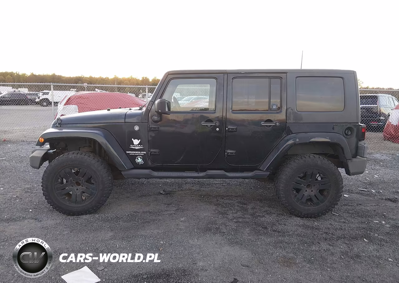 2010 Jeep Wrangler Unlimited Sahara VIN:1J4HA5H17AL137036 - 13