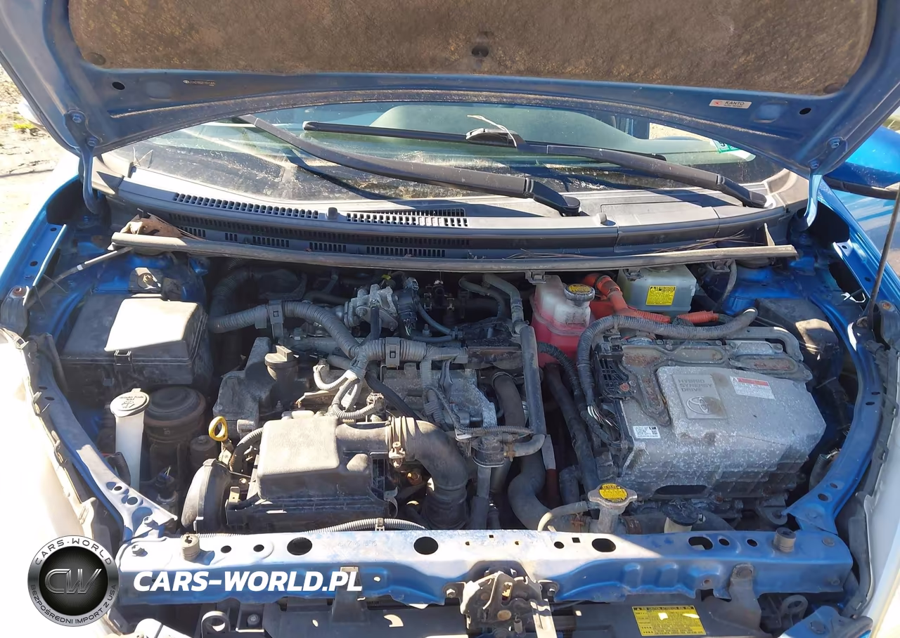 2012 Toyota Prius C Two VIN:JTDKDTB33C1511495 - 10