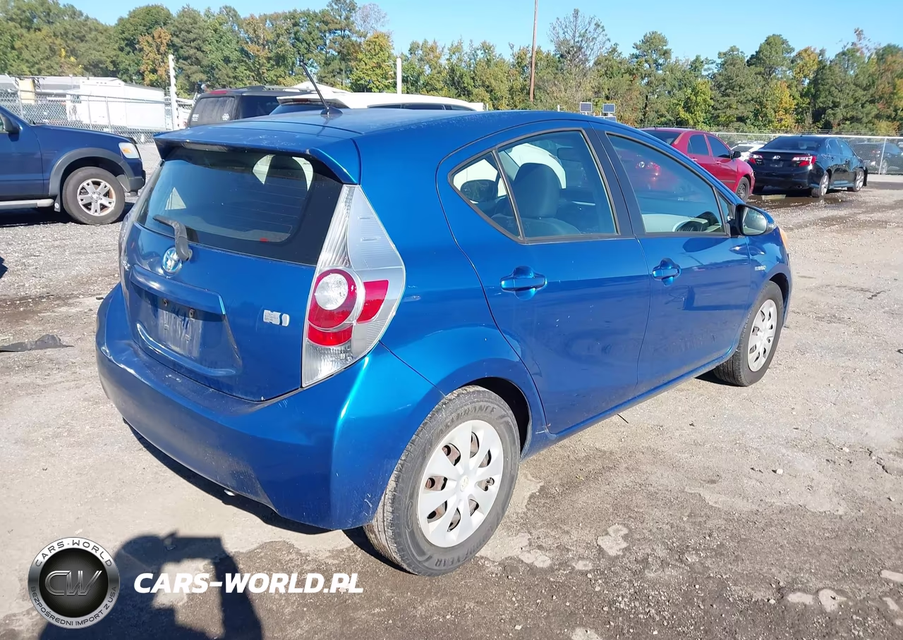 2012 Toyota Prius C Two VIN:JTDKDTB33C1511495 - 4