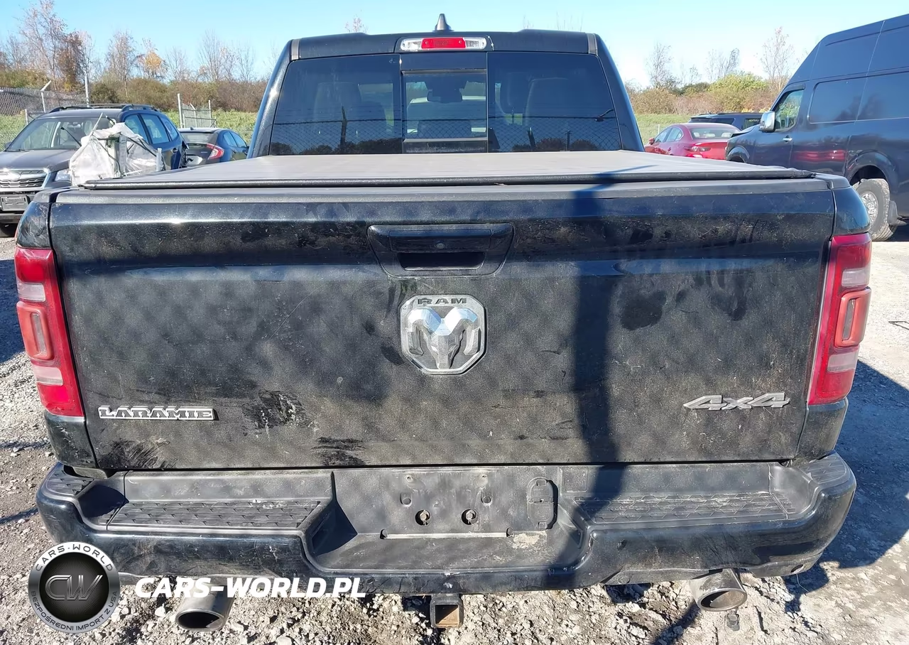 2020 Ram 1500 Laramie VIN:1C6SRFJTXLN266621 - 16