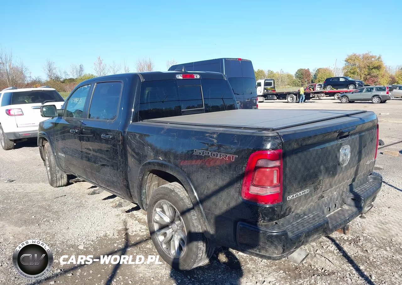 2020 Ram 1500 Laramie VIN:1C6SRFJTXLN266621 - 3