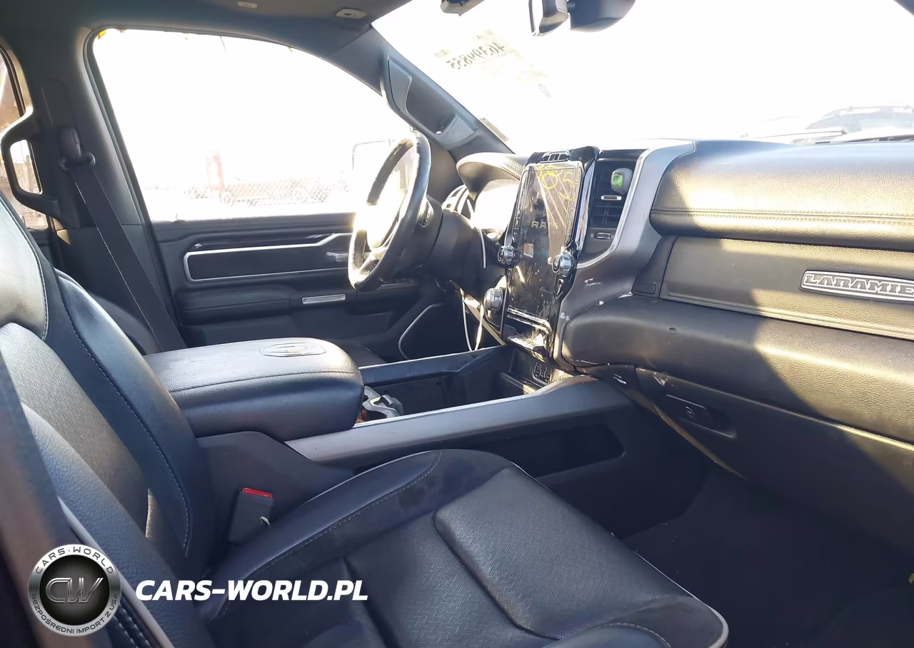 2020 Ram 1500 Laramie VIN:1C6SRFJTXLN266621 - 5
