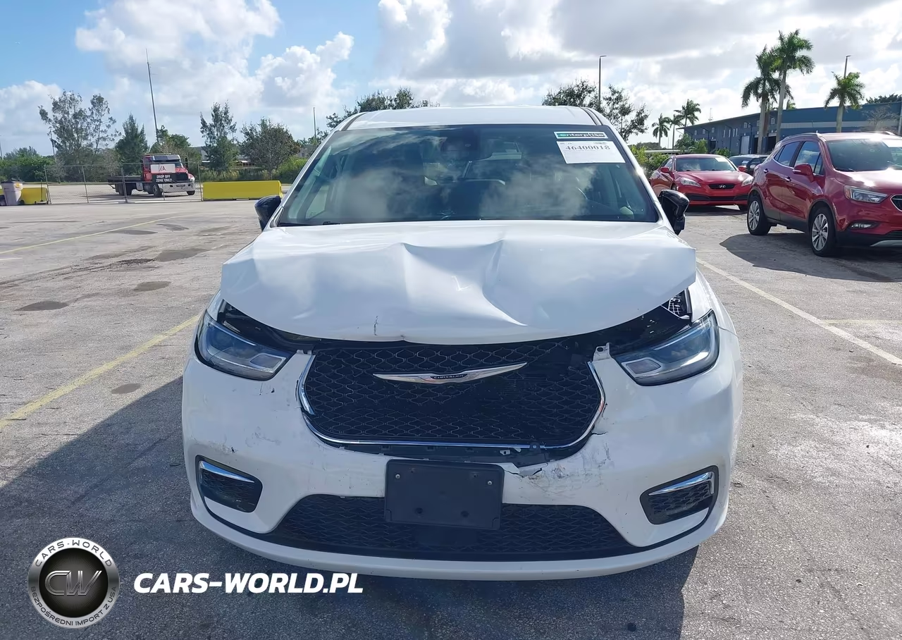 2024 Chrysler Pacifica Hybrid Select VIN:2C4RC1S78RR177901 - 12